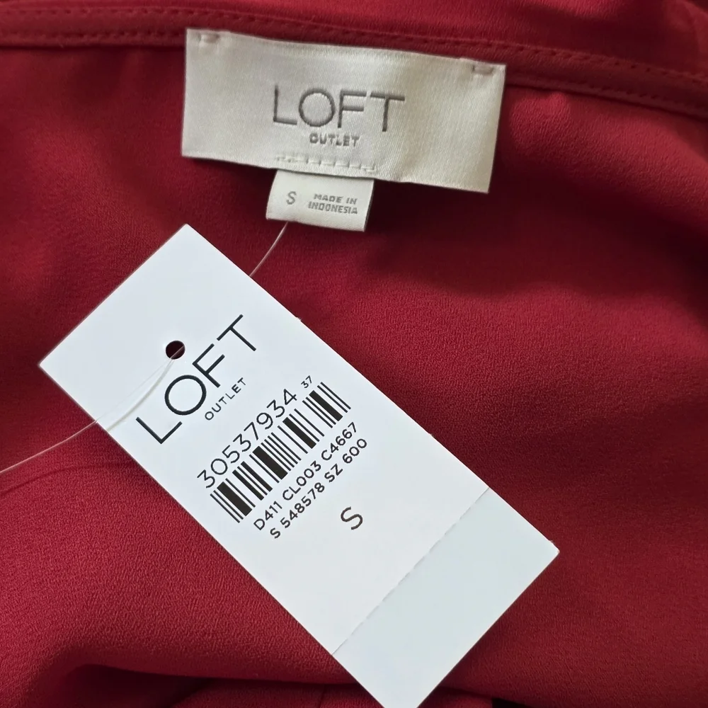 NWT LOFT Outlet Red Chiffon Ruffle Neck Blouse Size Small
